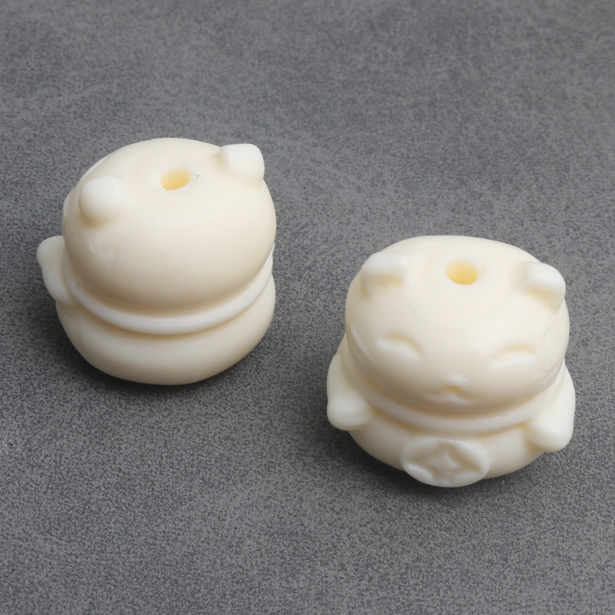 Lucky cat beads 17x18mm (pack of 10)