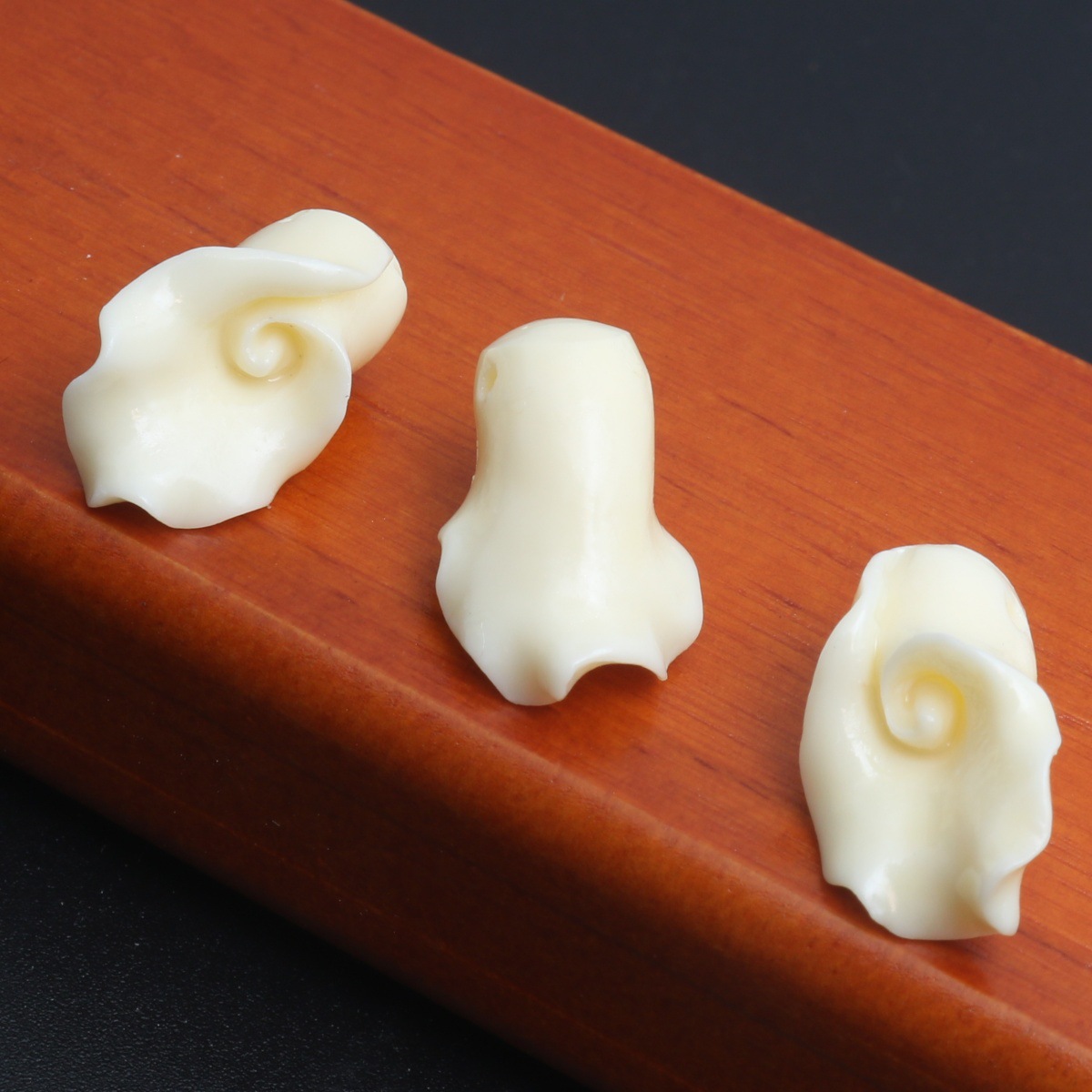 Pendant flower 15mm (pack of 10)