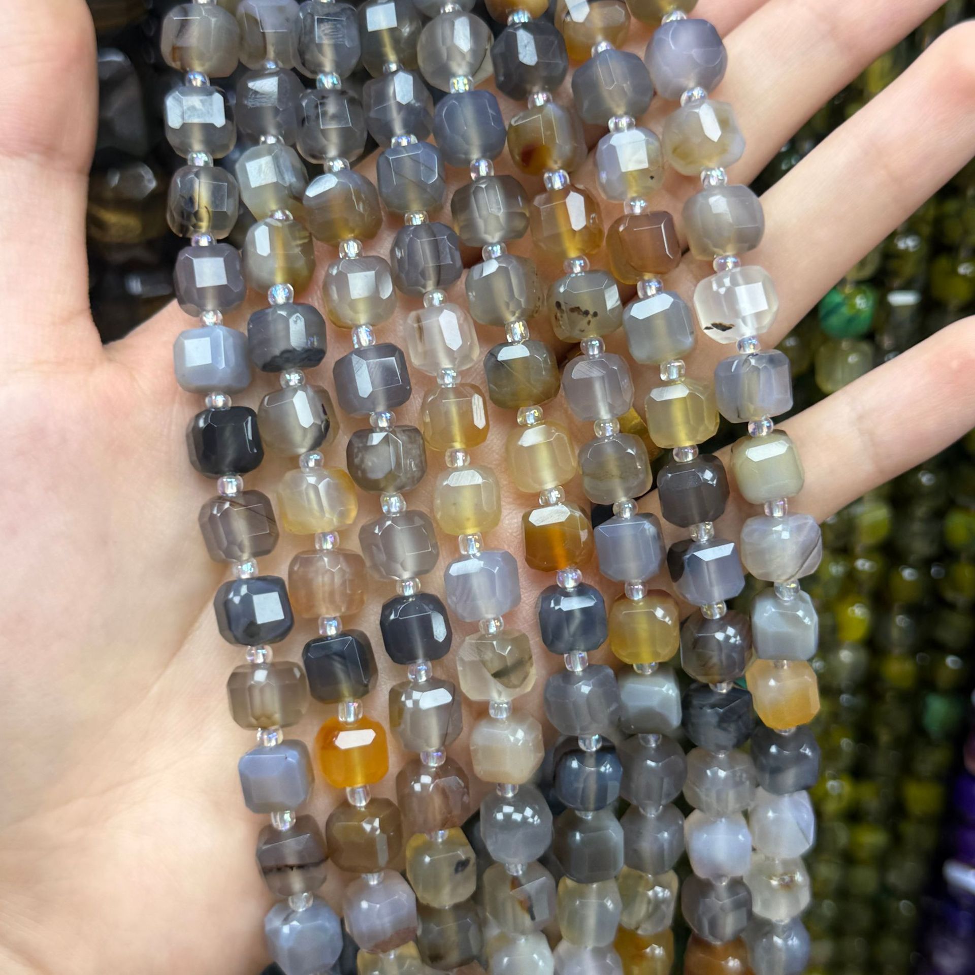 Yellow-brown agate