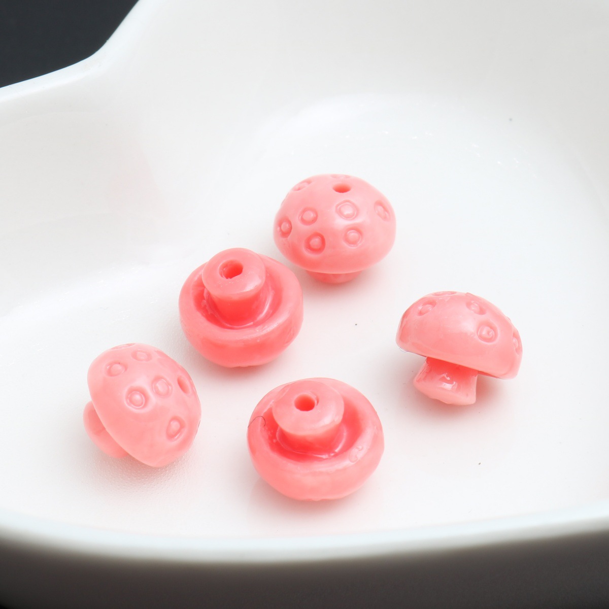 Watermelon red small mushroom 8.2*10mm