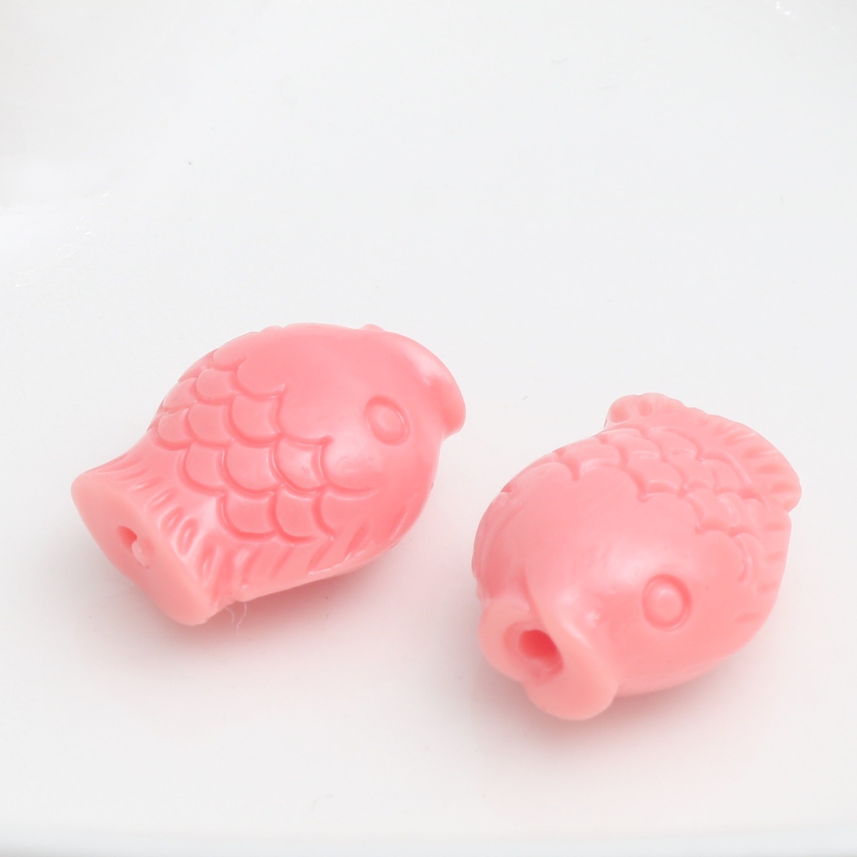 Watermelon red small single fish 10*12mm