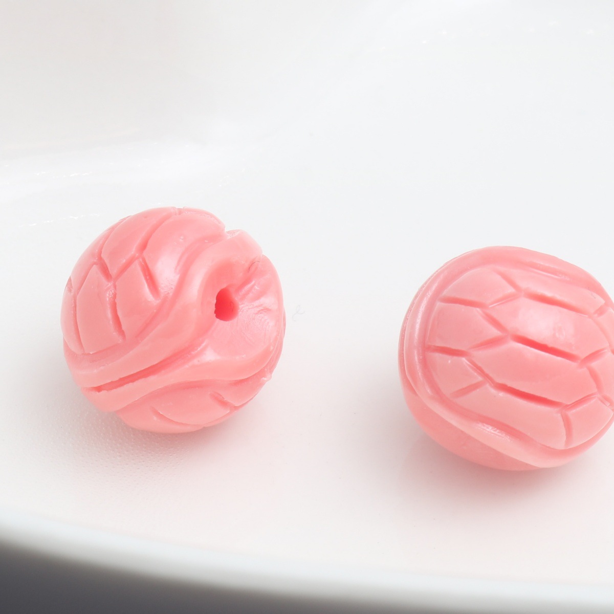 Watermelon red double-sided tortoise shell 12mm