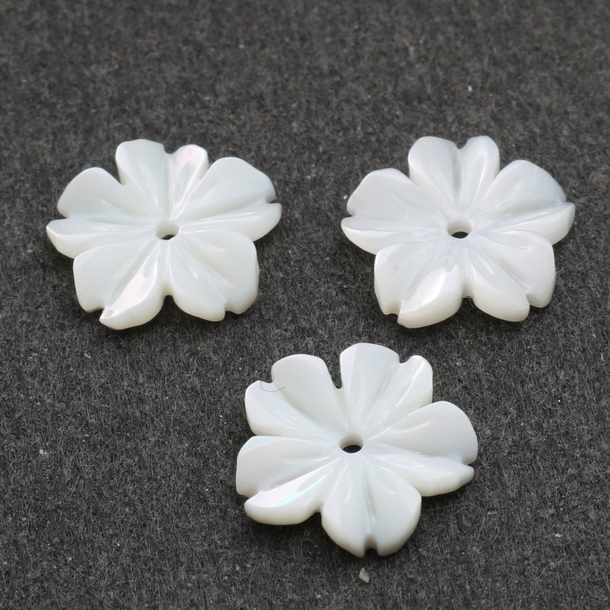 White five-petal flower 11.7*2mm