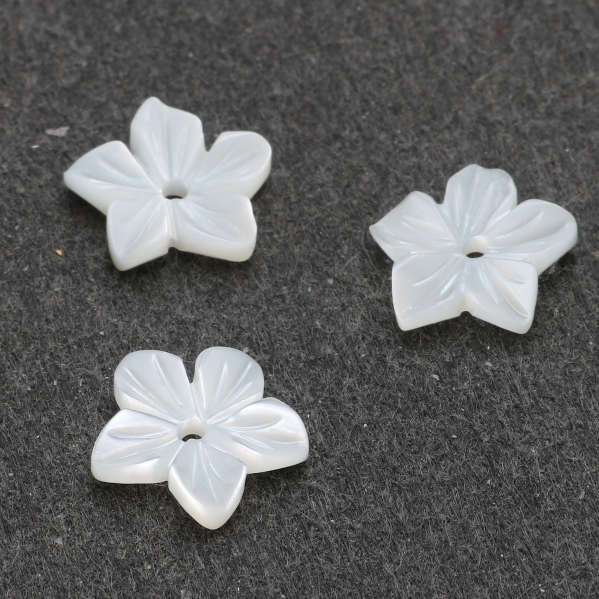 White five-petal flower 10*2mm