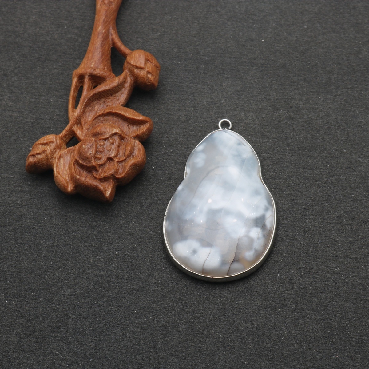 Silver white gourd 53*32.6mm