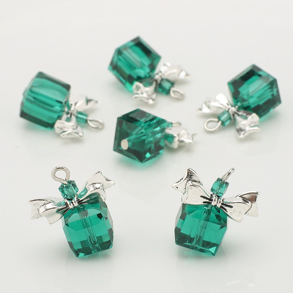 Silver bow hole green