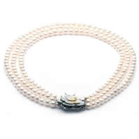 Shell Freshwater Pearl Necklace